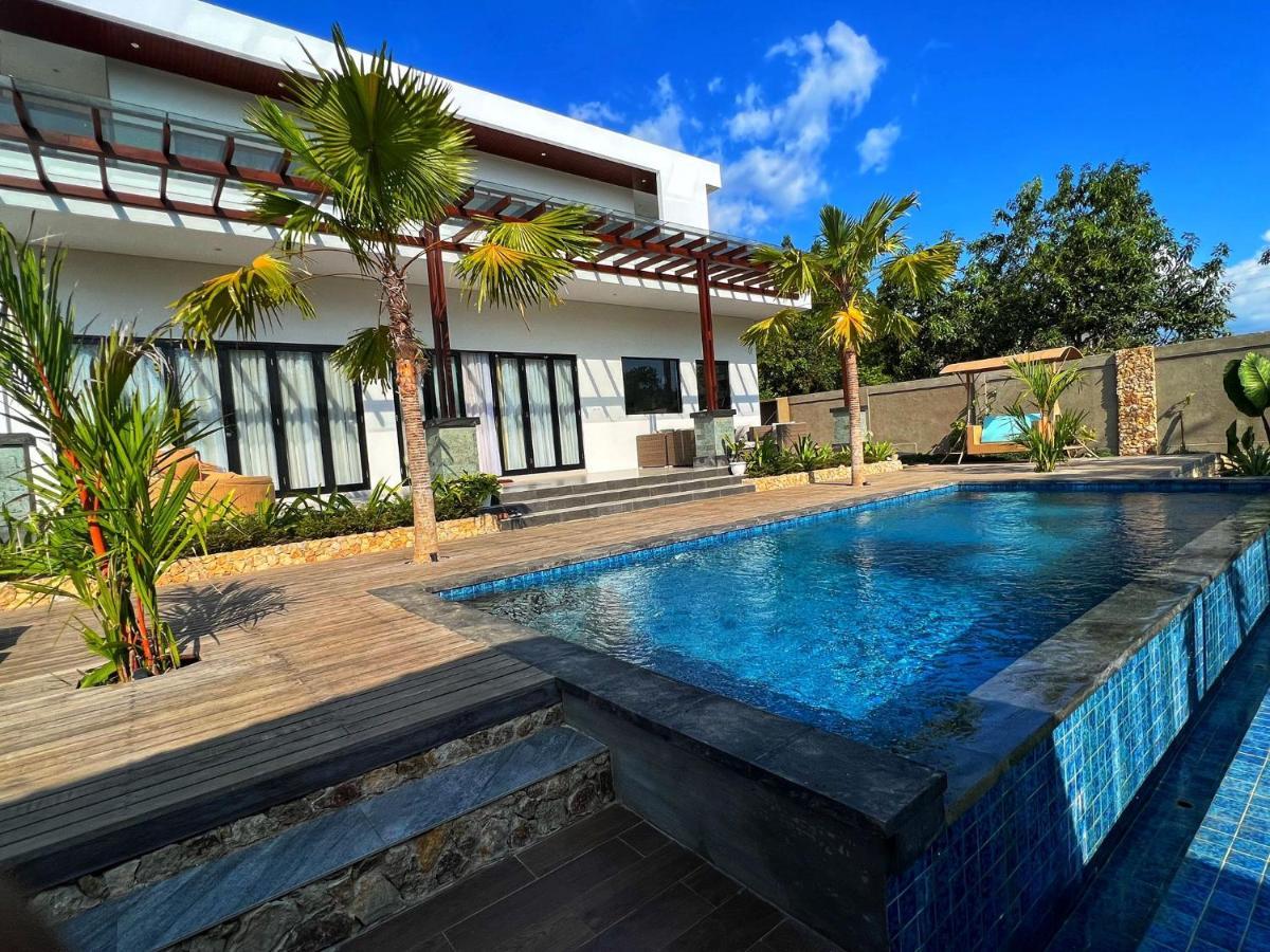 Villa Niang Ando Labuan Bajo Esterno foto