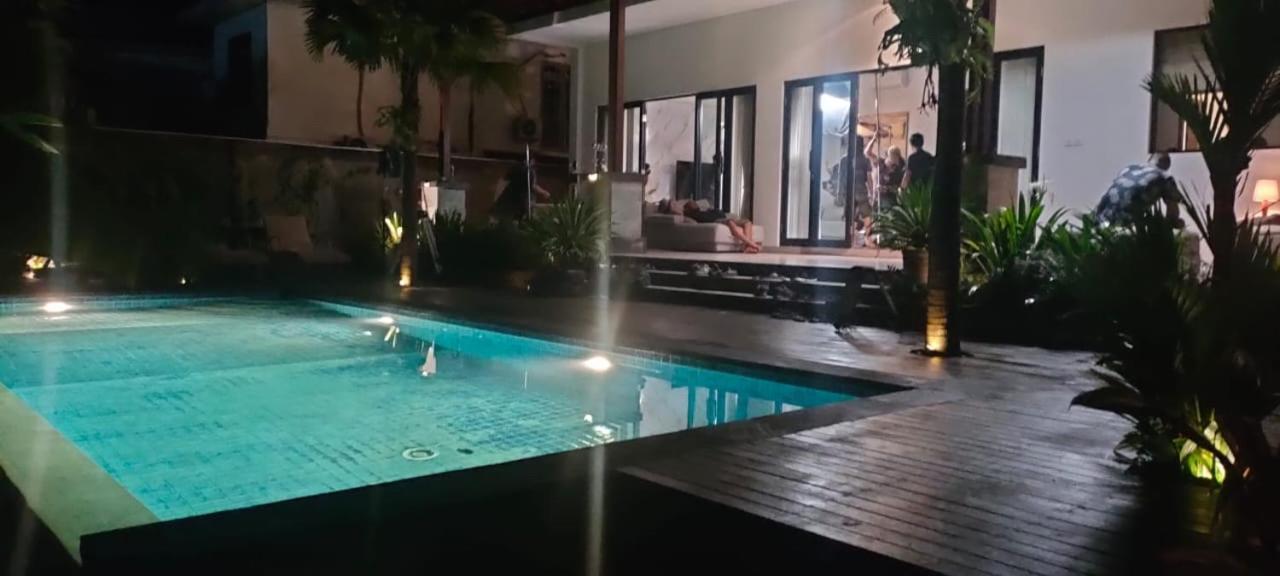 Villa Niang Ando Labuan Bajo Esterno foto